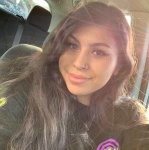 Meet your Posher, Isela